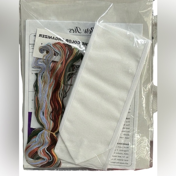 #08100 Bow Ties Cross Stitch Door Decoration Winter Wonderful Cross Stitch Kit - Picture 2 of 2